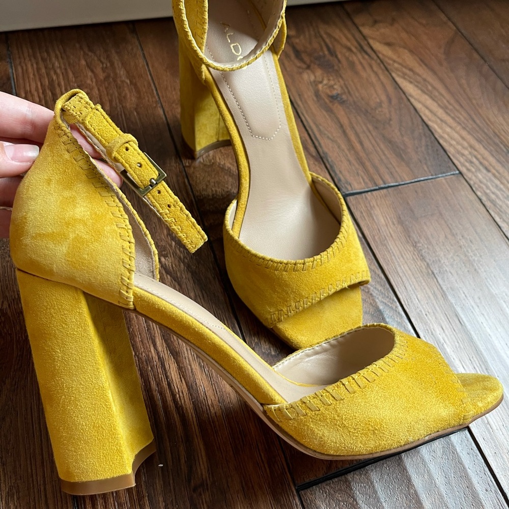 Like New• yellow ALDO block heel